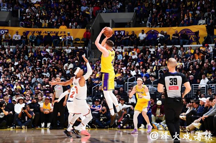 克内克特35分布朗尼4分2篮板 湖人险胜太阳