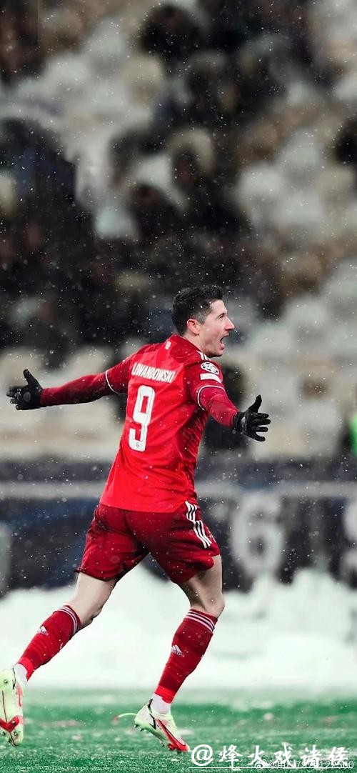 莱万希望拜仁引进萨内 认为恢复联赛是正确决定